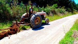 $500 David Brown Tractor gets a service, then back to work grading a 4 mile driveway